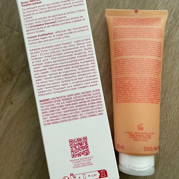 NEW Clarins One-Step Gentle Exfoliating Cleanser 125 ml - Picture 2 of 4
